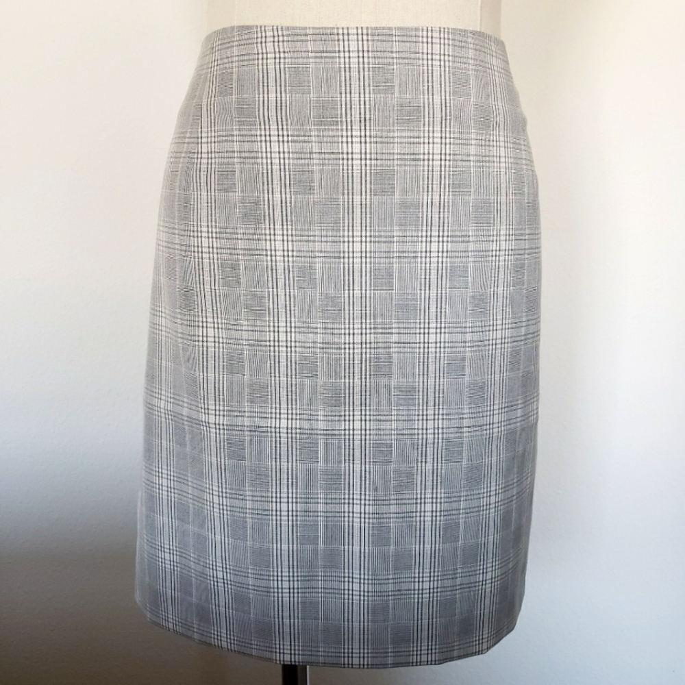 H&M Plaid Fitted Mini Skirt--NWT--10